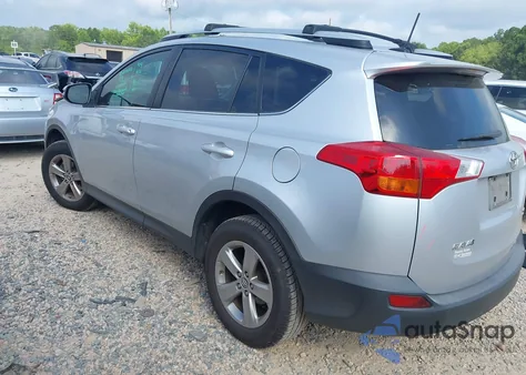 2015 Toyota Rav4 Xle z USA, uszkodzony, nr VIN 2T3WFREV9FW180830